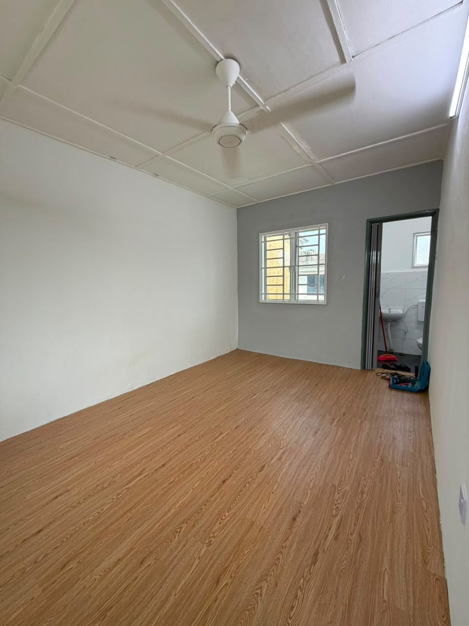 Taman Mawar 2 Sty Terrace,Jalan Mawar,Pasir Gudang,Renovated,Full Loan image