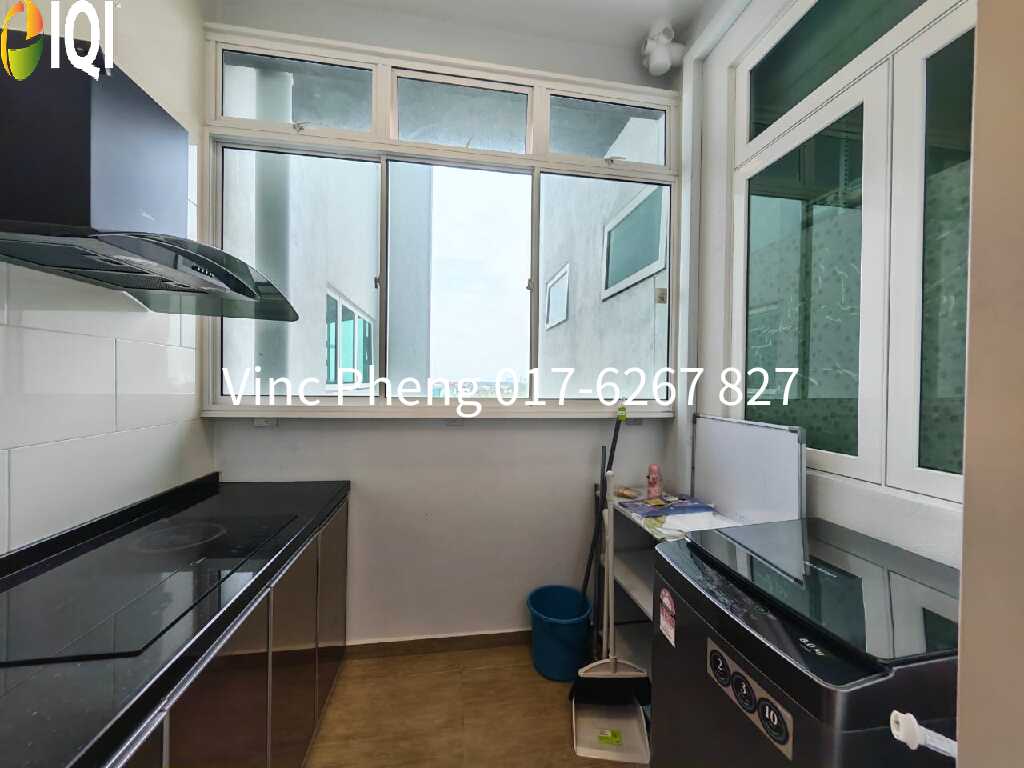 PREMIUM FULLY FURNISHED Condo @ Parkland Residence Bachang image