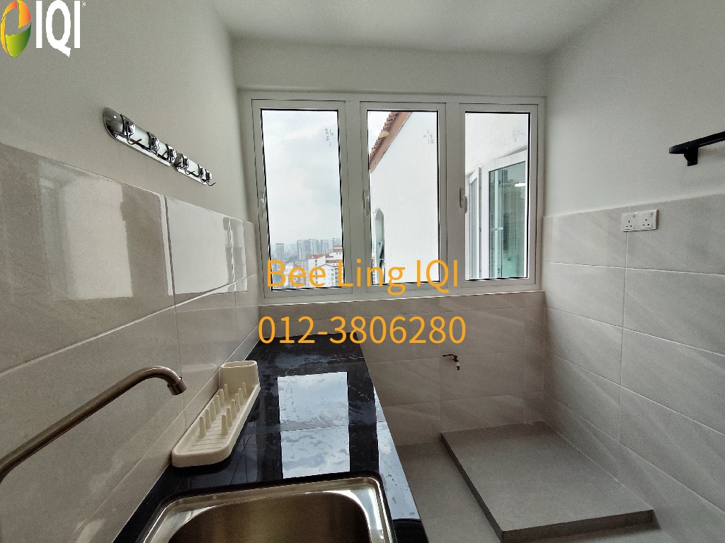 Pantai Hillpark 5, Corner Pent House Newly Renovated For Sale image