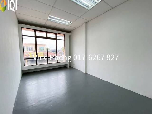 PRIME CORNER Shoplot Near Starbucks For Sale @ Malim Jaya image