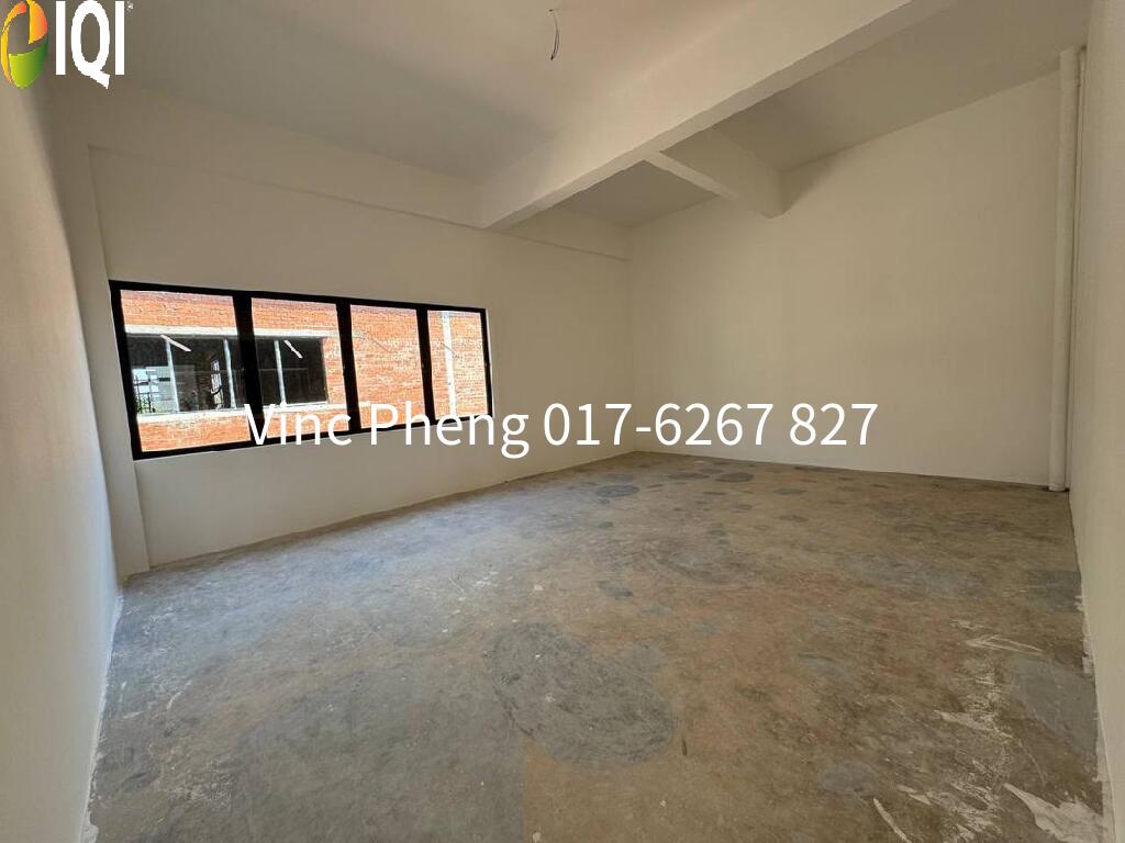 BE THE FIRST TENANT! BRAND NEW CORNER Unit @ Ecco Point Merlimau image