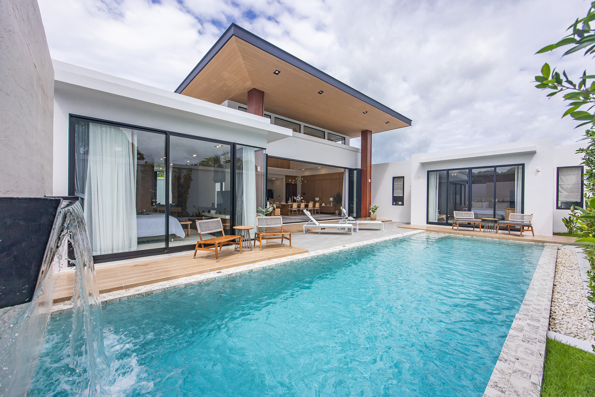 Luxury Private Pool Villas Near Rawai Beach image