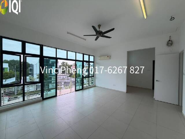 SPACIOUS 6BR Bungalow For Sale @ Vista Kirana Ayer Keroh image