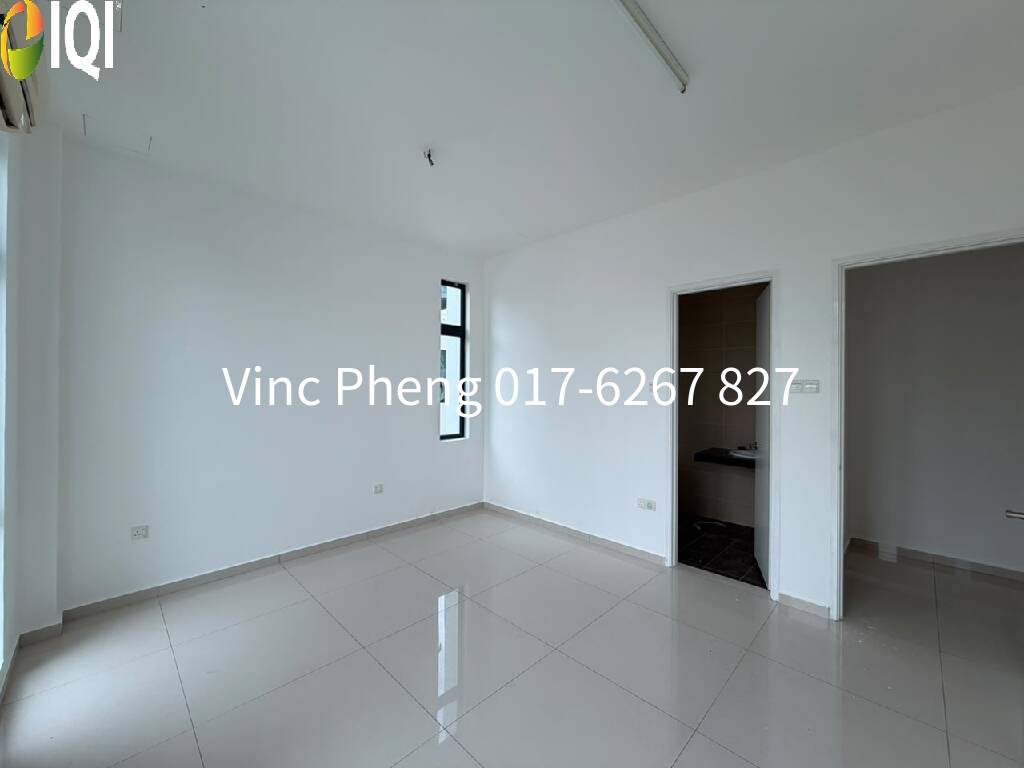 SPACIOUS 6BR Bungalow For Sale @ Vista Kirana Ayer Keroh image