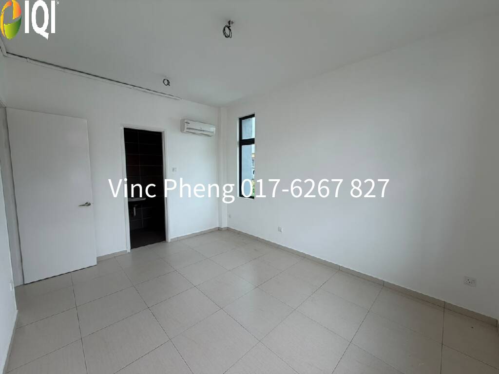 SPACIOUS 6BR Bungalow For Sale @ Vista Kirana Ayer Keroh image