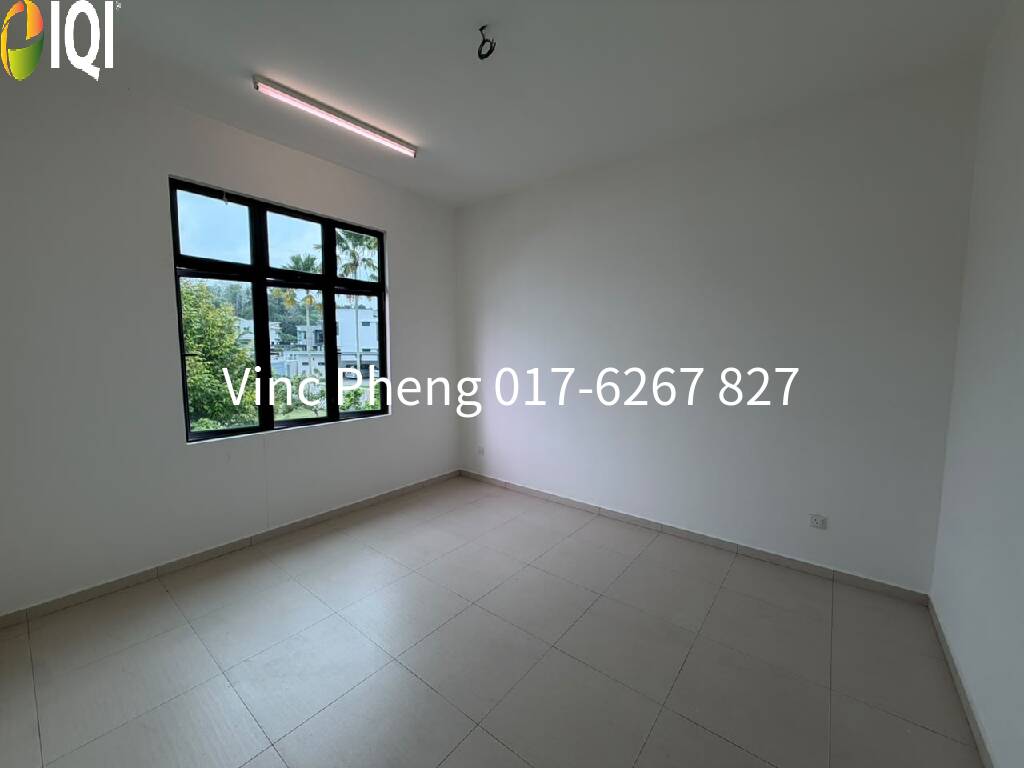 SPACIOUS 6BR Bungalow For Sale @ Vista Kirana Ayer Keroh image