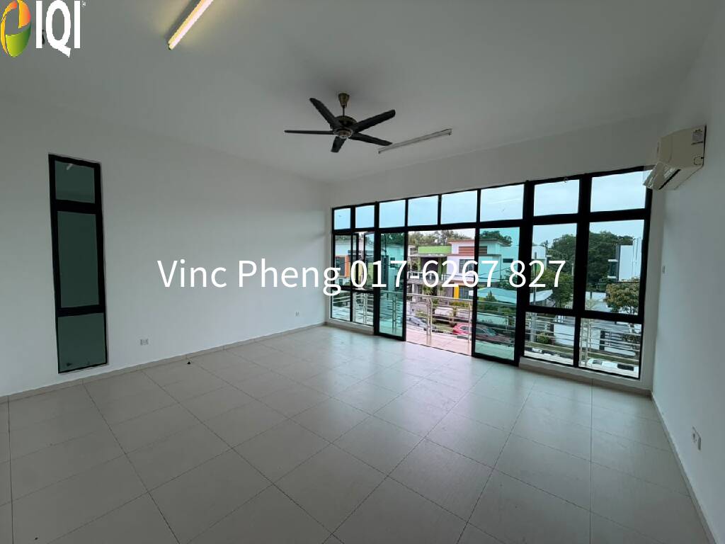 SPACIOUS 6BR Bungalow For Sale @ Vista Kirana Ayer Keroh image