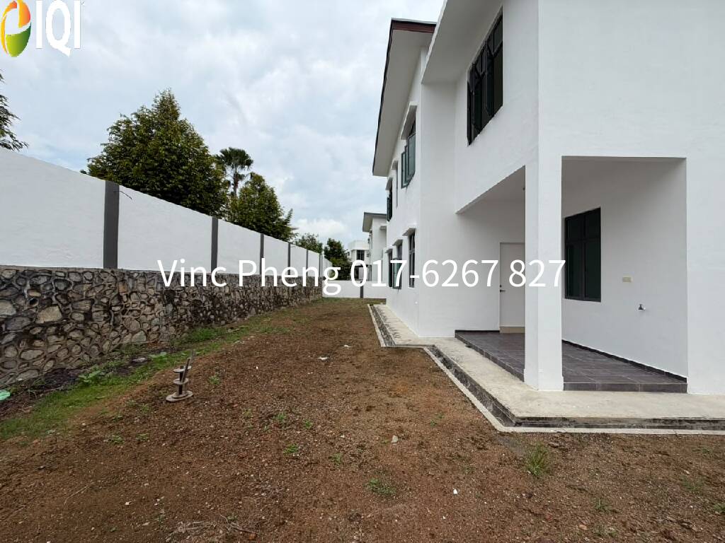 SPACIOUS 6BR Bungalow For Sale @ Vista Kirana Ayer Keroh image