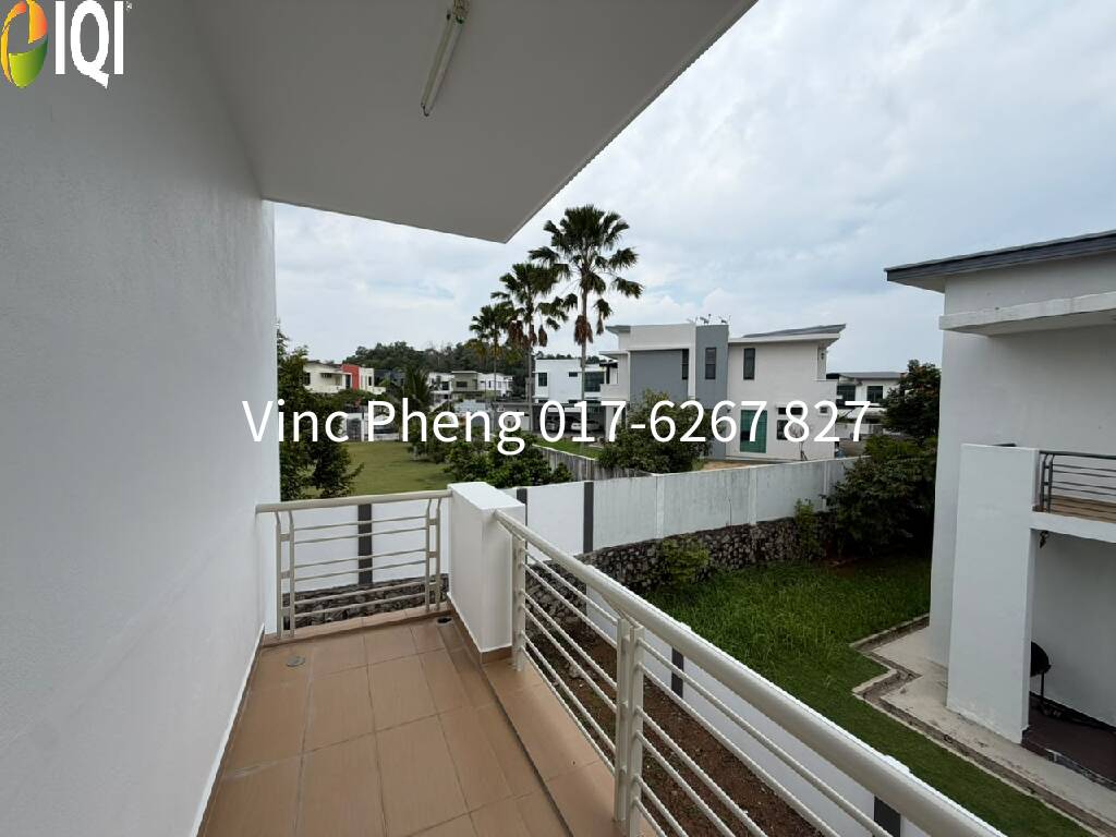 SPACIOUS 6BR Bungalow For Sale @ Vista Kirana Ayer Keroh image