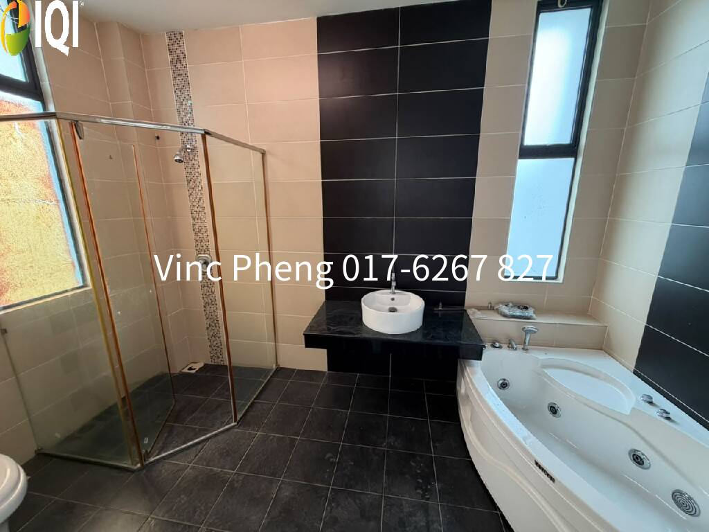 SPACIOUS 6BR Bungalow For Sale @ Vista Kirana Ayer Keroh image