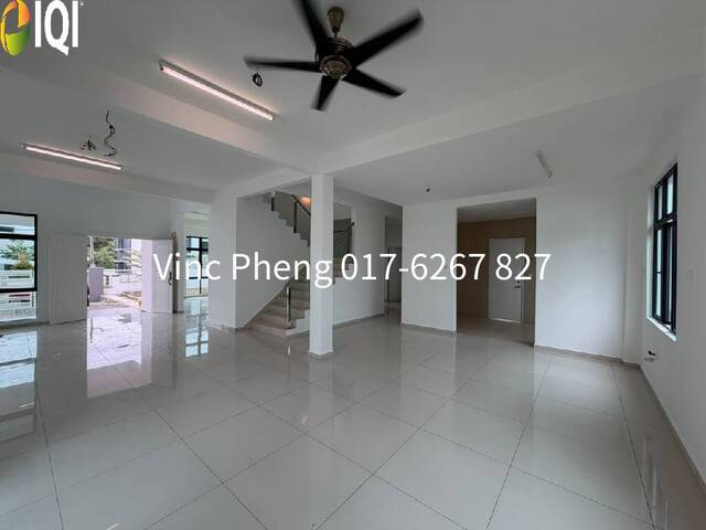 SPACIOUS 6BR Bungalow For Sale @ Vista Kirana Ayer Keroh image