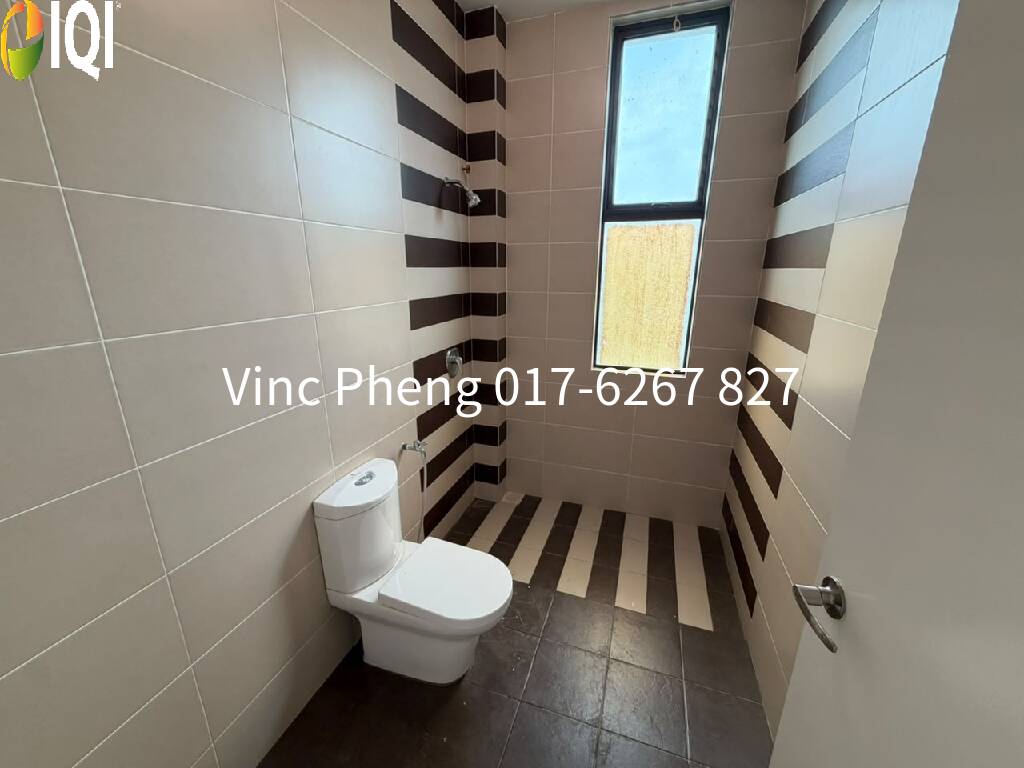 SPACIOUS 6BR Bungalow For Sale @ Vista Kirana Ayer Keroh image
