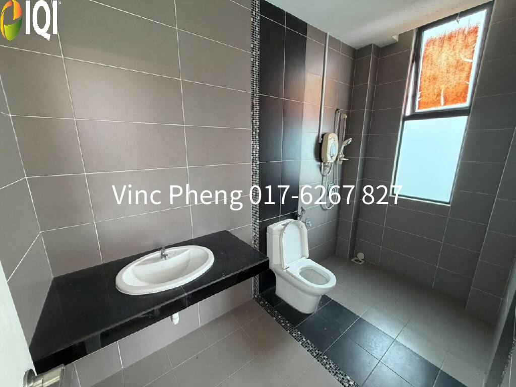 SPACIOUS 6BR Bungalow For Sale @ Vista Kirana Ayer Keroh image