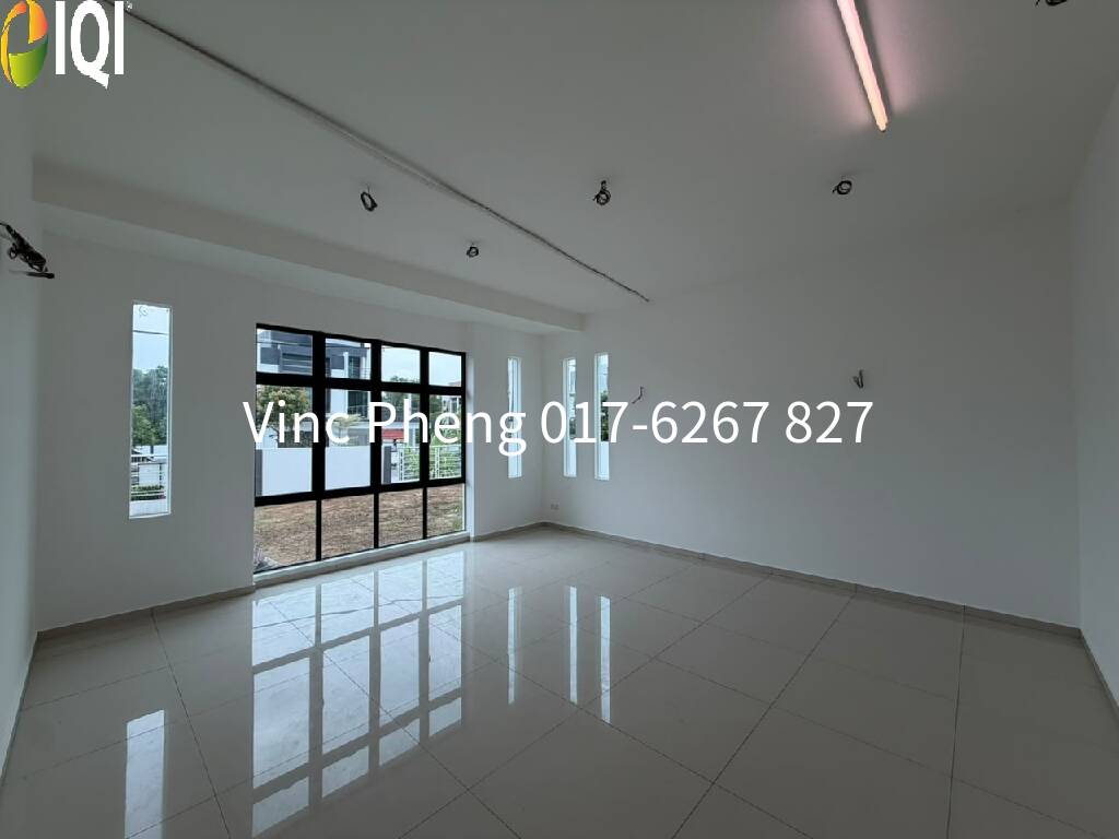 SPACIOUS 6BR Bungalow For Sale @ Vista Kirana Ayer Keroh image