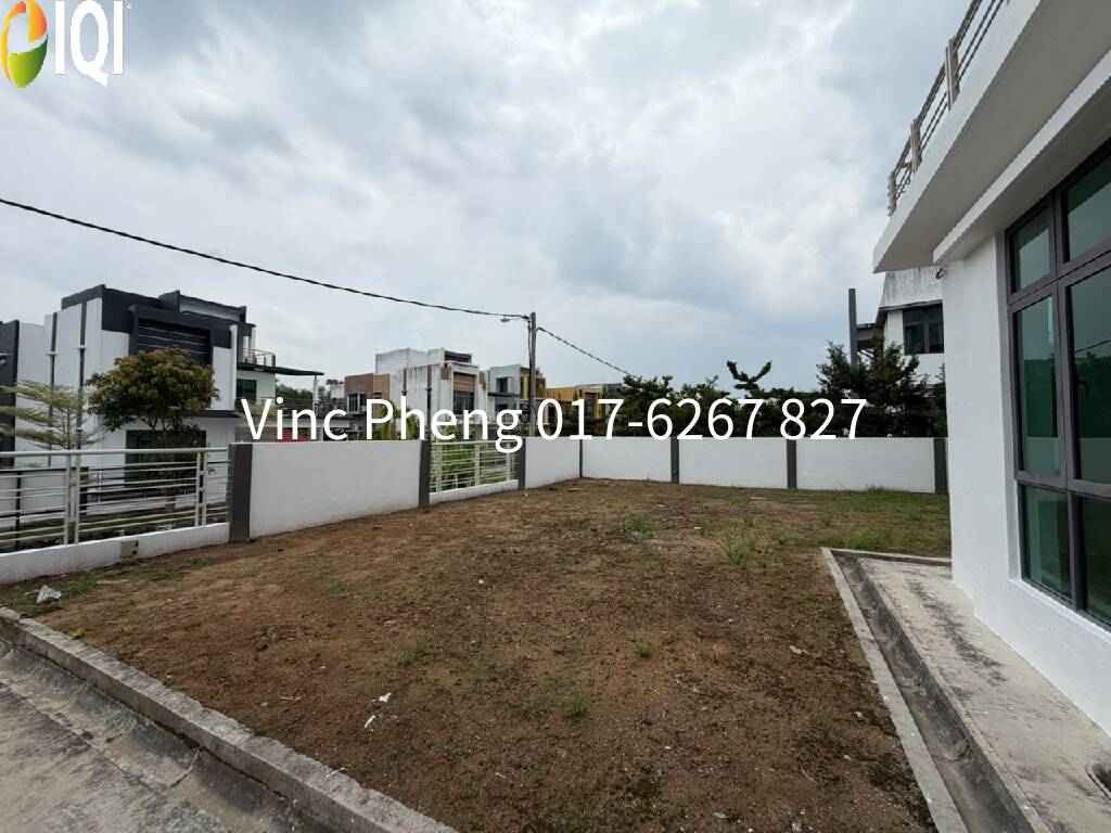 SPACIOUS 6BR Bungalow For Sale @ Vista Kirana Ayer Keroh image