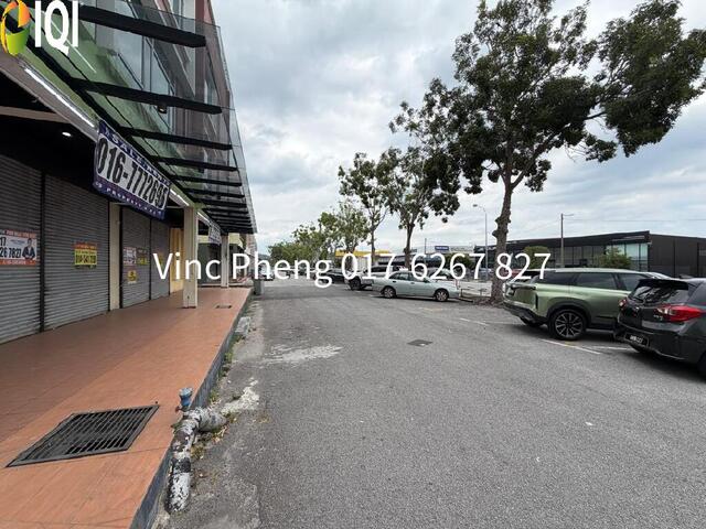 Corner 3-Storey Shoplot Facing Main Road @ Taman Teknologi Cheng image