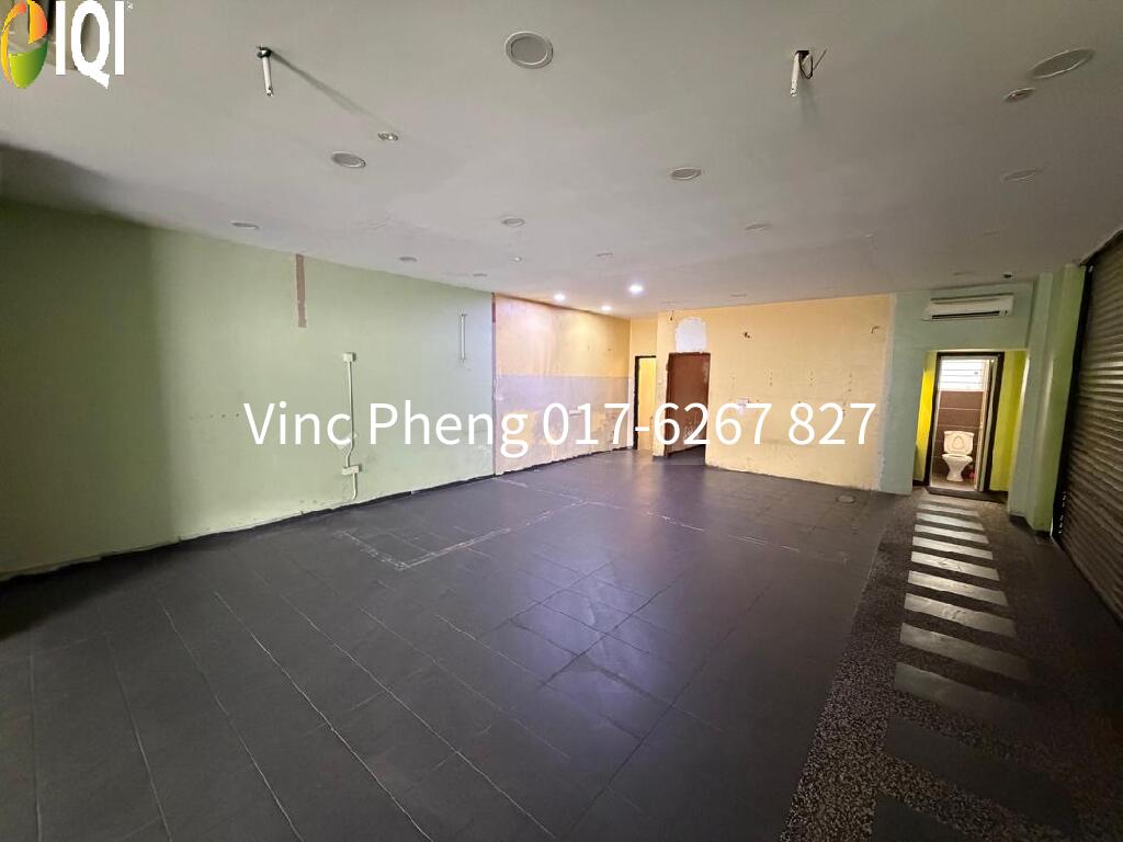 Corner 3-Storey Shoplot Facing Main Road @ Taman Teknologi Cheng image