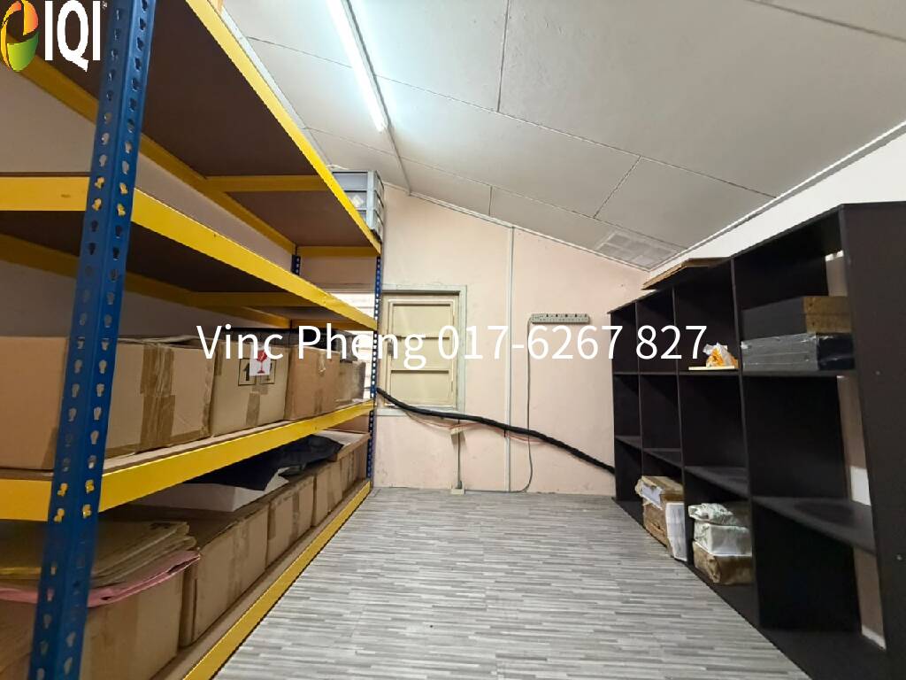 EXTENDED FREEHOLD Terrace House with Mezzanine Floor @ Bukit Katil image