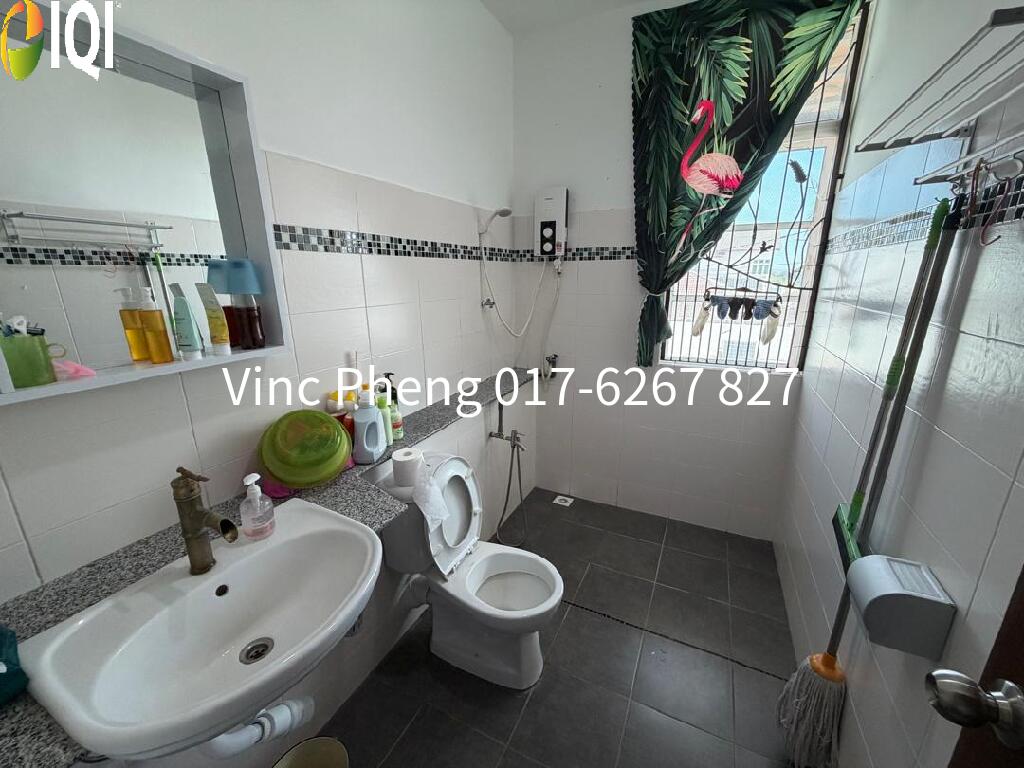 PREMIUM FULLY RENOVATED FREEHOLD Semi-D @ Bukit Katil Melaka image