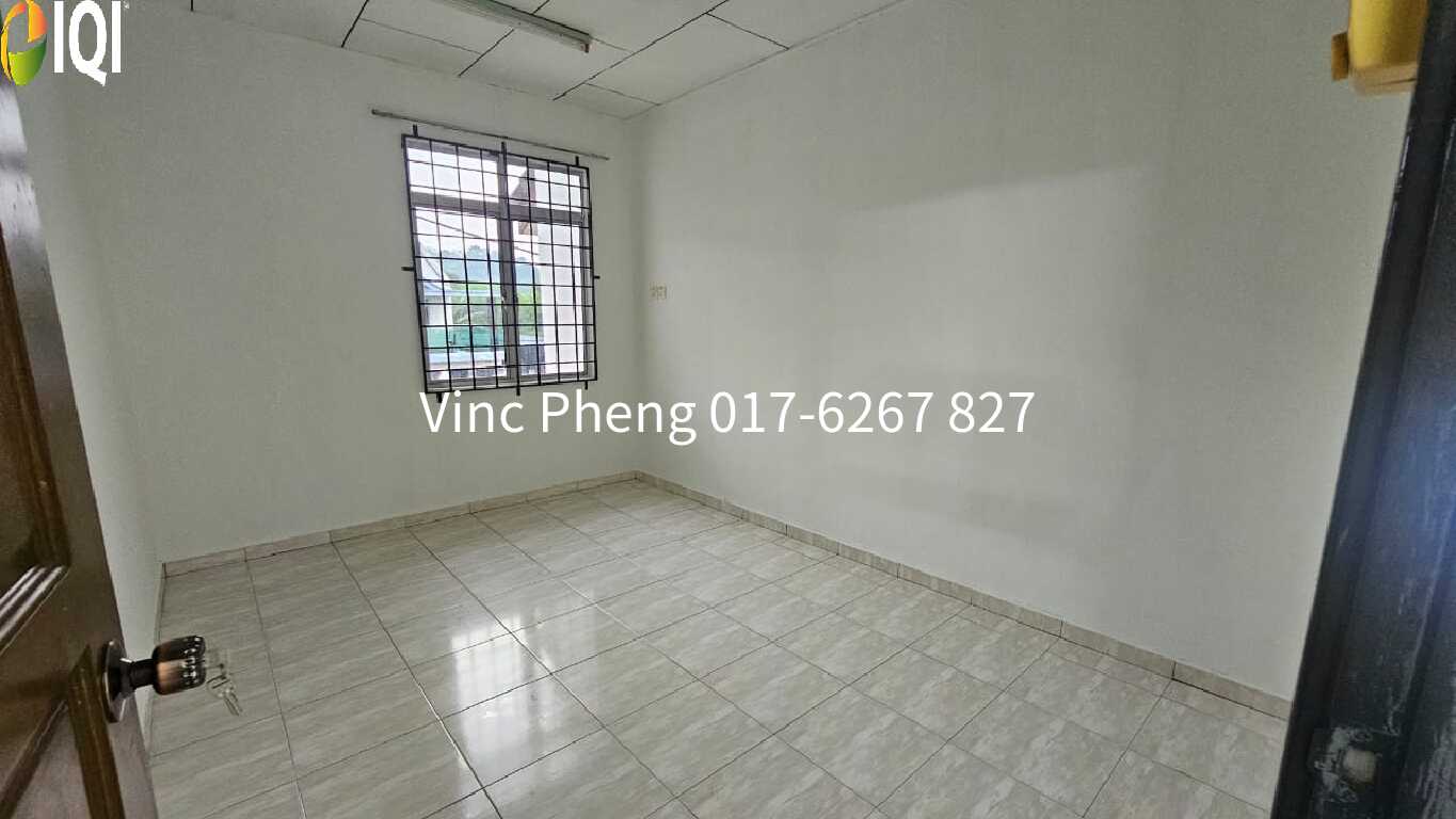 VALUE BUY! FREEHOLD Double Storey Terrace @ Cheng Baru image