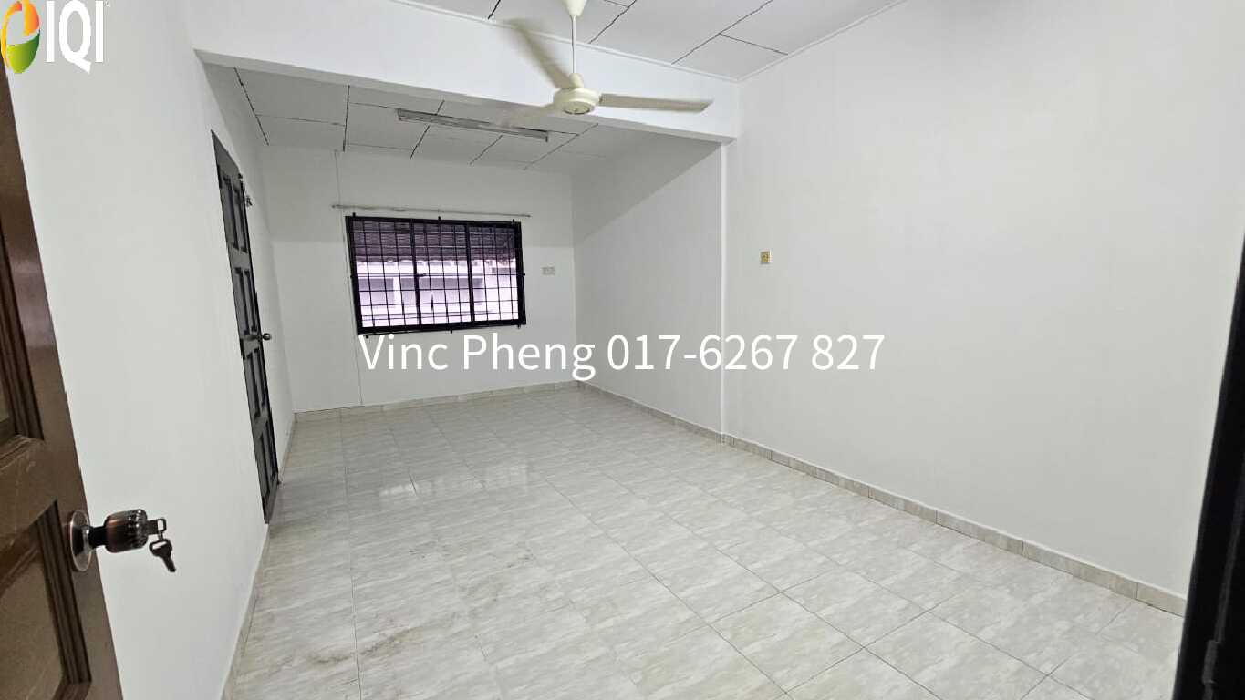 VALUE BUY! FREEHOLD Double Storey Terrace @ Cheng Baru image