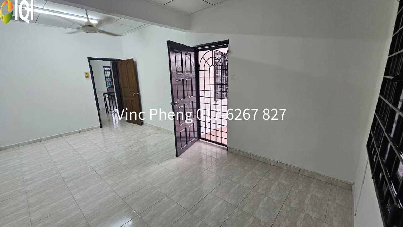 VALUE BUY! FREEHOLD Double Storey Terrace @ Cheng Baru image