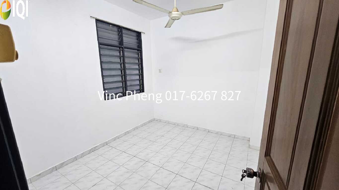 VALUE BUY! FREEHOLD Double Storey Terrace @ Cheng Baru image