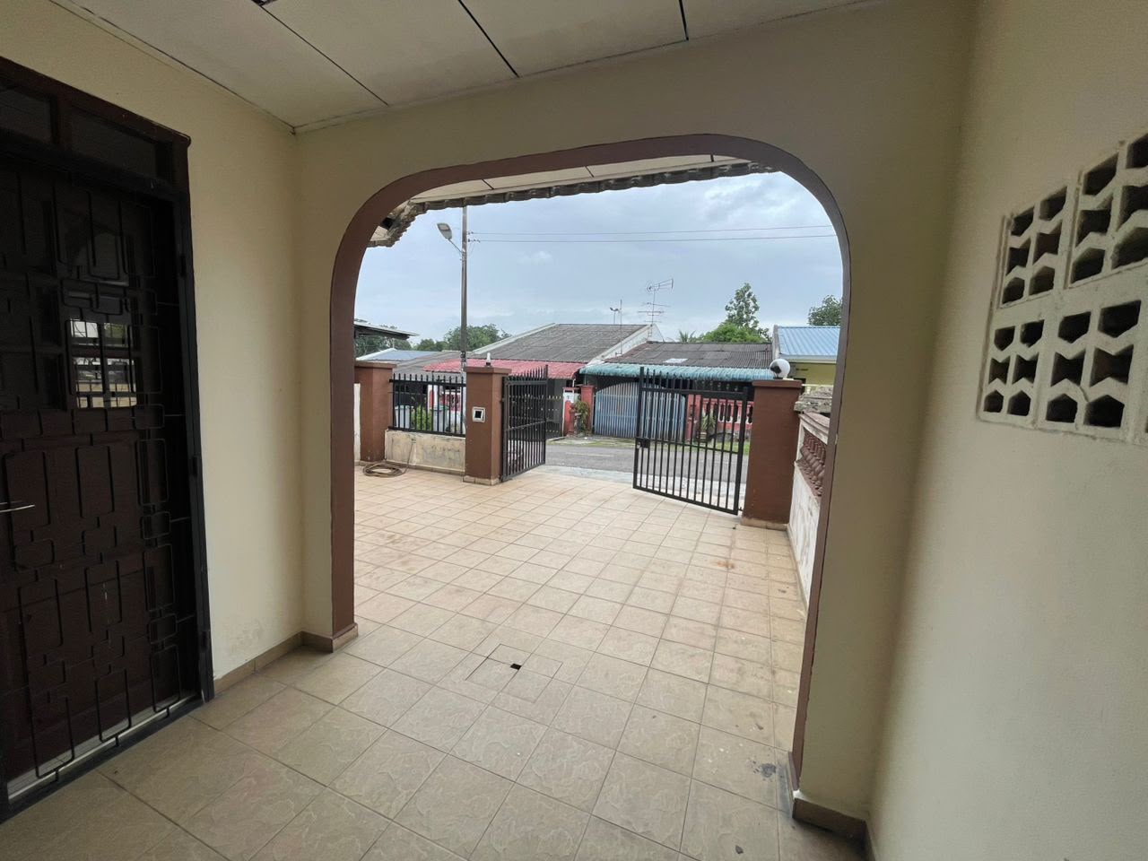 Taman Dahlia Single Storey Low Cost,Tampoi,Johor Bahru,Renovated image