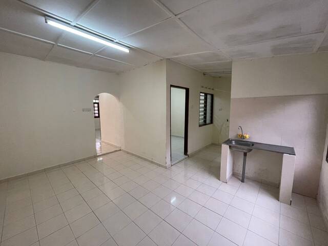 Taman Dahlia Single Storey Low Cost,Tampoi,Johor Bahru,Renovated