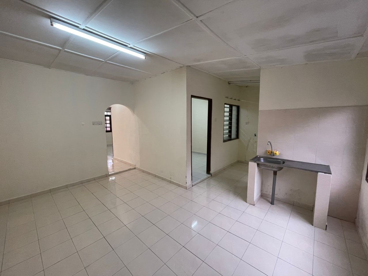 Taman Dahlia Single Storey Low Cost,Tampoi,Johor Bahru,Renovated image