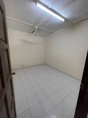 Taman Dahlia Single Storey Low Cost,Tampoi,Johor Bahru,Renovated image