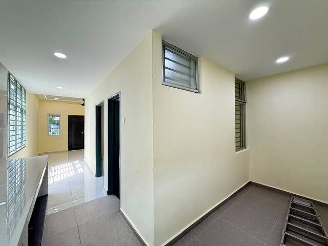 Nusa Bayu 2 Sty Medium Cost,Nusajaya,Gelang Patah,Endlot,Renovated image
