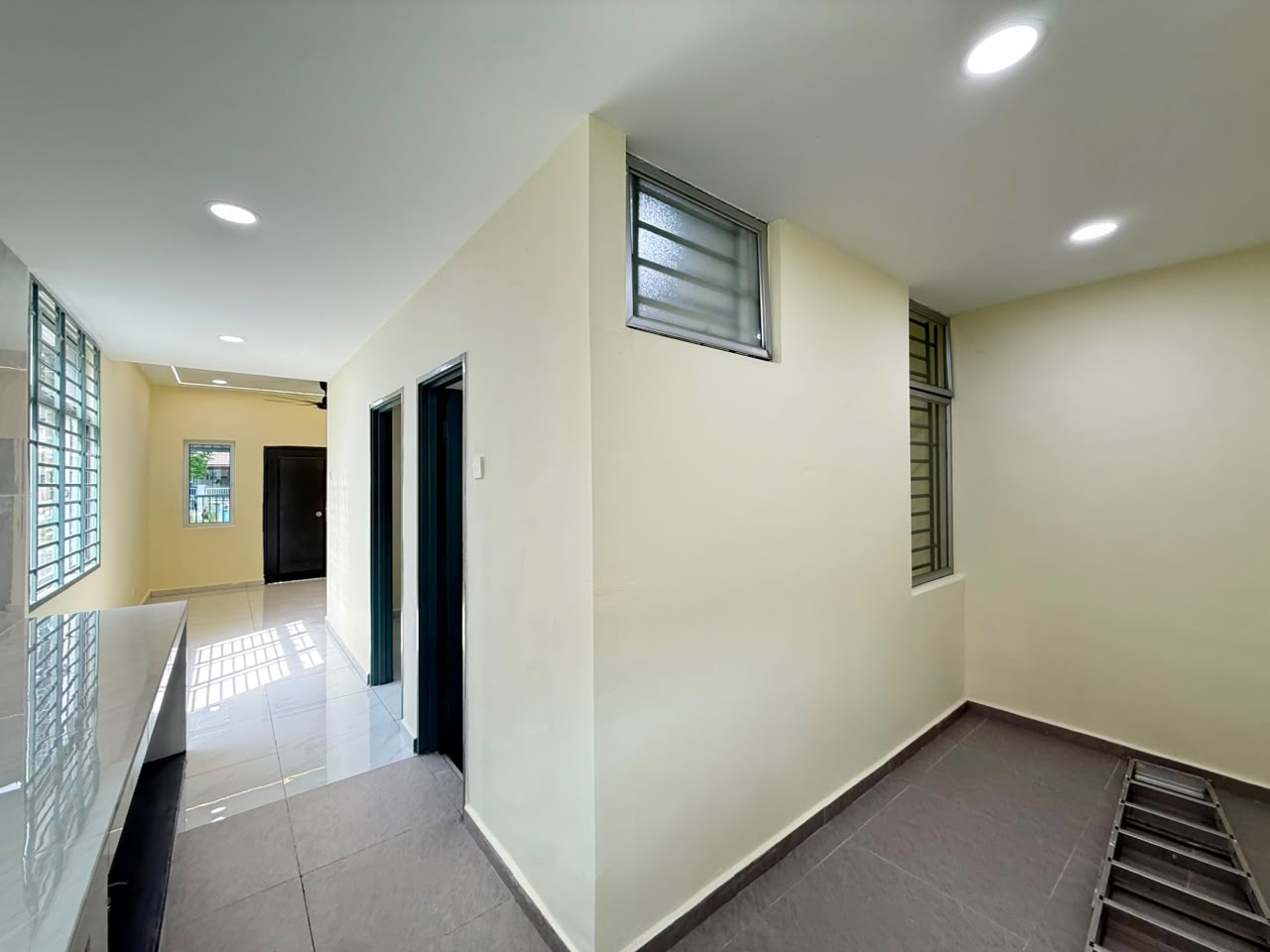 Nusa Bayu 2 Sty Medium Cost,Nusajaya,Gelang Patah,Endlot,Renovated image