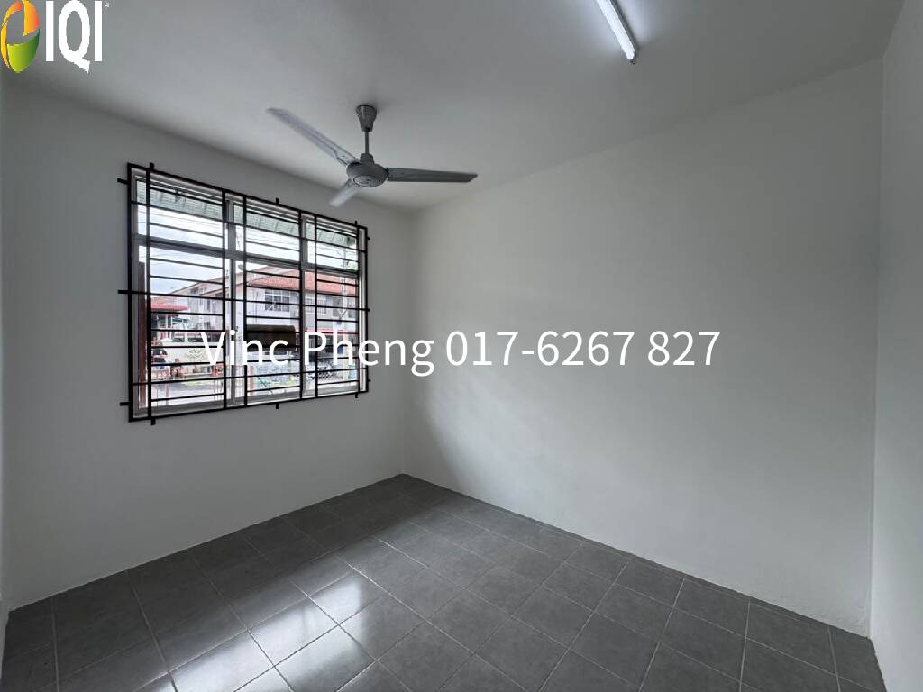 NEWLY RENOVATED CORNER LOT Ground Floor  Townhouse @ Krubong Perdana image