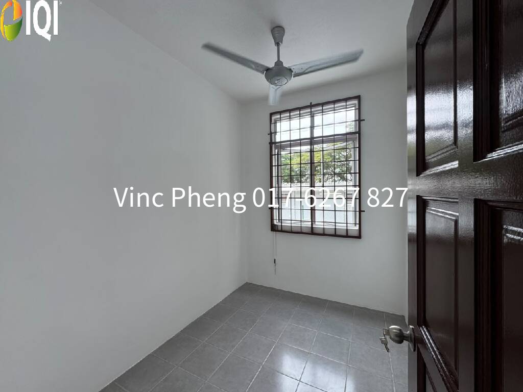NEWLY RENOVATED CORNER LOT Ground Floor  Townhouse @ Krubong Perdana image