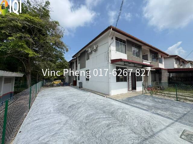 NEWLY RENOVATED CORNER LOT Ground Floor  Townhouse @ Krubong Perdana