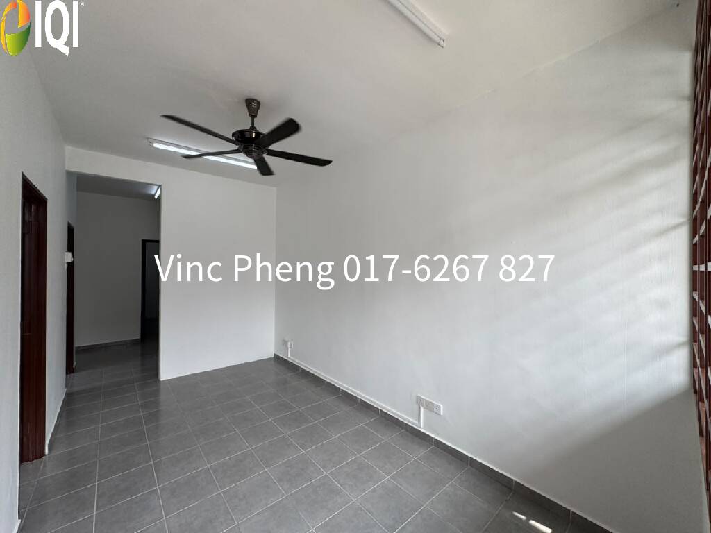 NEWLY RENOVATED CORNER LOT Ground Floor  Townhouse @ Krubong Perdana image