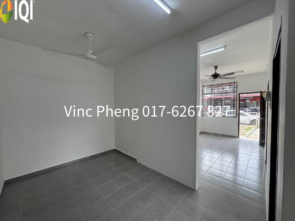 NEWLY RENOVATED CORNER LOT Ground Floor  Townhouse @ Krubong Perdana image