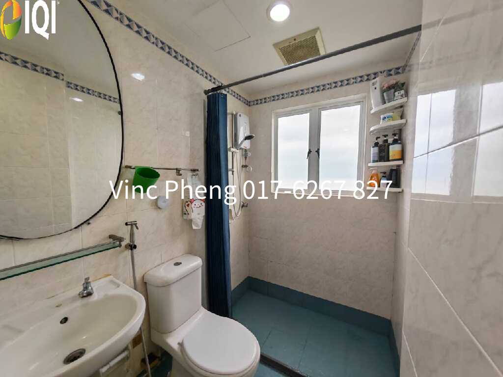 RARE FREEHOLD Seaview Apartment 3R2B @ Ujong Pasir Melaka image