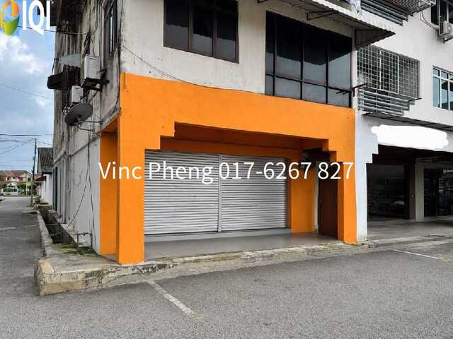 22' x 70' READY TO MOVE IN MAIN ROAD Shoplot For Sale @ Malim Jaya photo