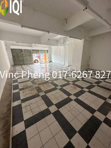22' x 70' READY TO MOVE IN MAIN ROAD Shoplot For Sale @ Malim Jaya image