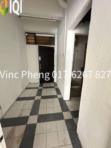 GROUND FLOOR Shoplot FACING MAIN ROAD @ Malim Jaya Melaka image