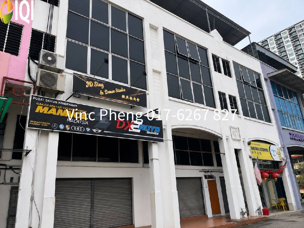 FREEHOLD 3 Side-by-Side Shoplots FACING MAIN ROAD @ Melaka Town image