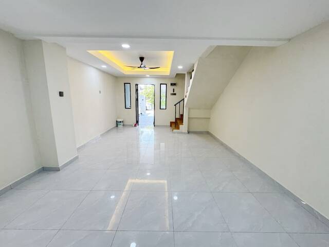 Taman Kota Masai 2 Sty Low Cost,Renovated,Extend,Jalan Tembikai,Full Loan image