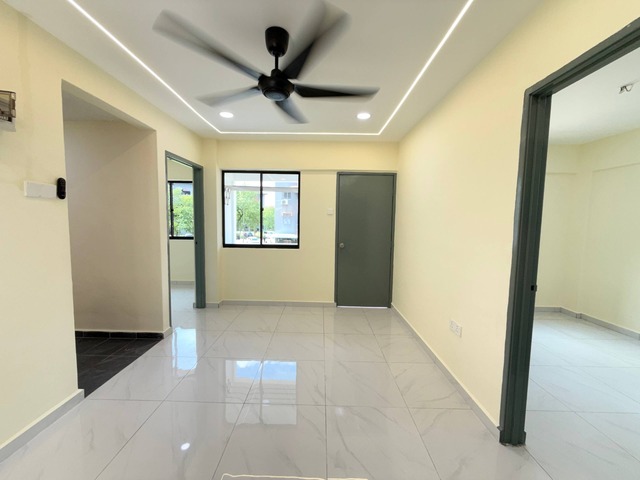 Taman Rinting Low Cost Flat,Geharu Flat,Masai,Renovated,Level 1 image