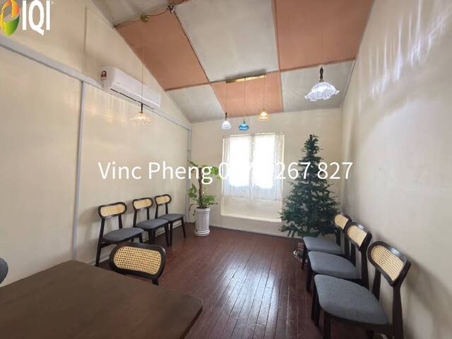 HIGH VISIBILITY Jonker Walk 1st & 2nd Floor Shop For Rent photo