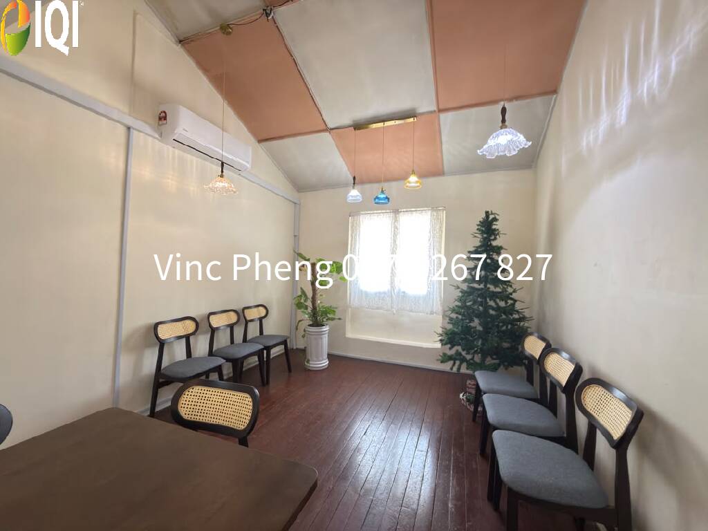HIGH VISIBILITY Jonker Walk 1st & 2nd Floor Shop For Rent image