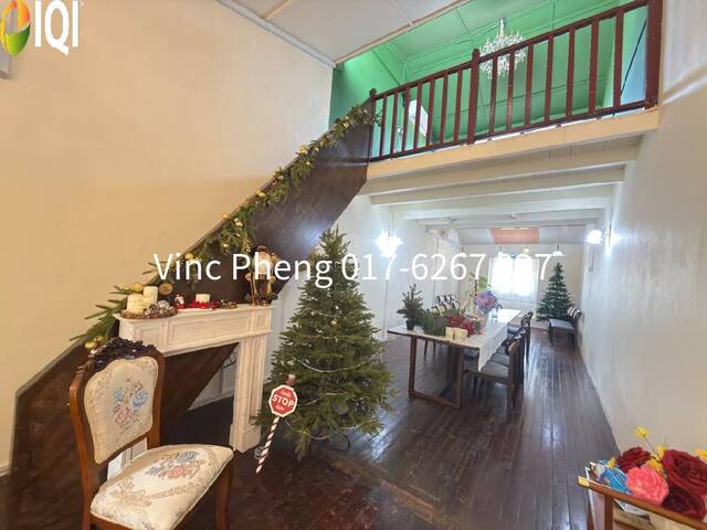 HIGH VISIBILITY Jonker Walk 1st & 2nd Floor Shop For Rent image