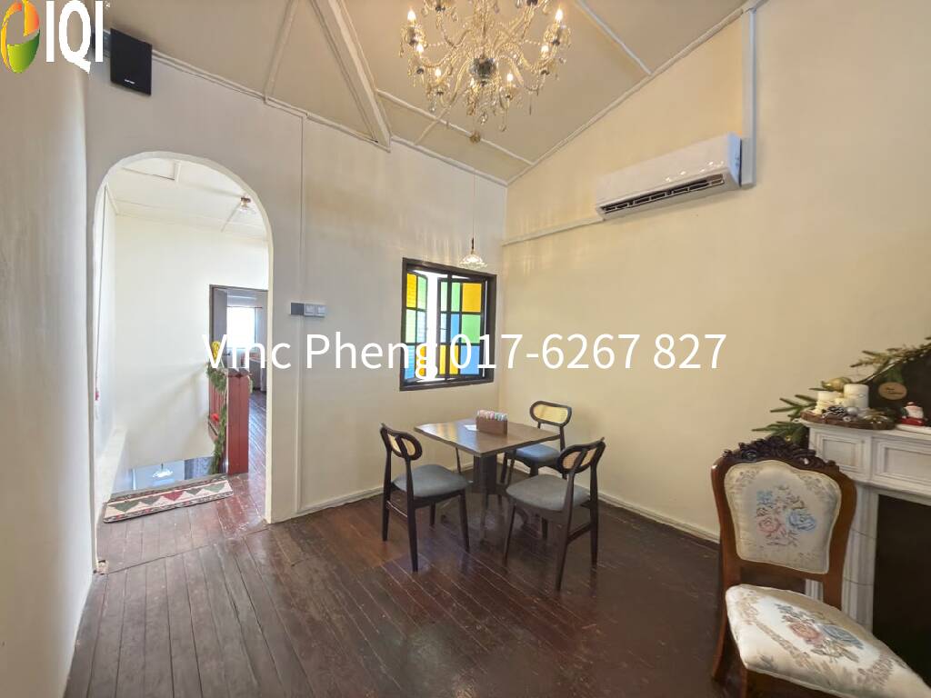 HIGH VISIBILITY Jonker Walk 1st & 2nd Floor Shop For Rent image