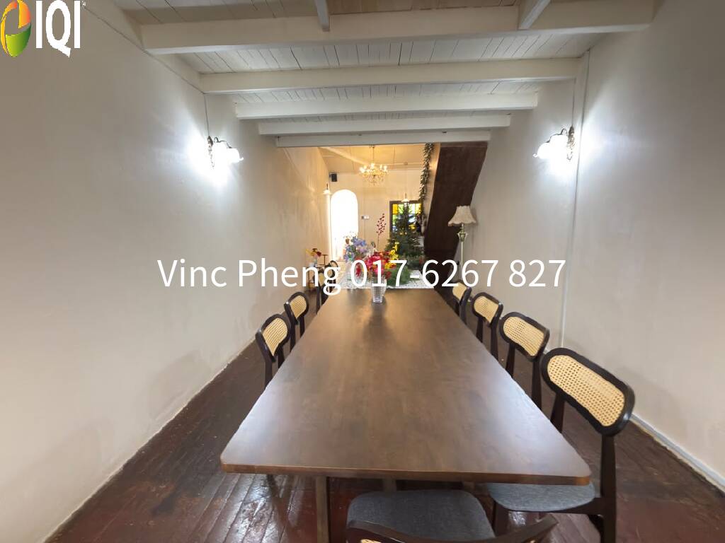 HIGH VISIBILITY Jonker Walk 1st & 2nd Floor Shop For Rent image